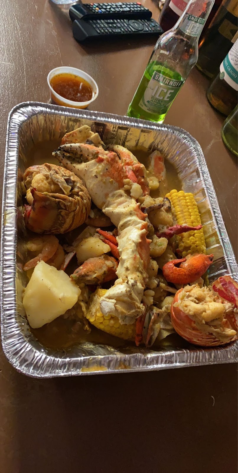 Tropical Island Lounge | 288 N Main St, Spring Valley, NY 10977, USA | Phone: (845) 517-0729