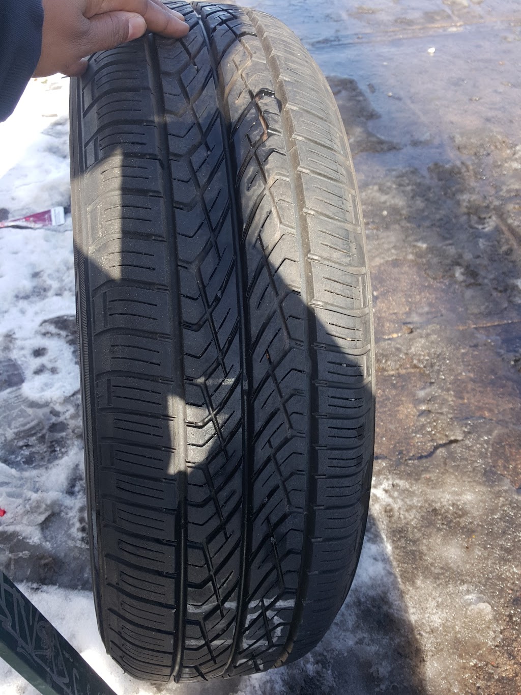 J & E New & Used Tires Inc | 2105 S Sheridan Blvd, Denver, CO 80227, USA | Phone: (303) 988-8893