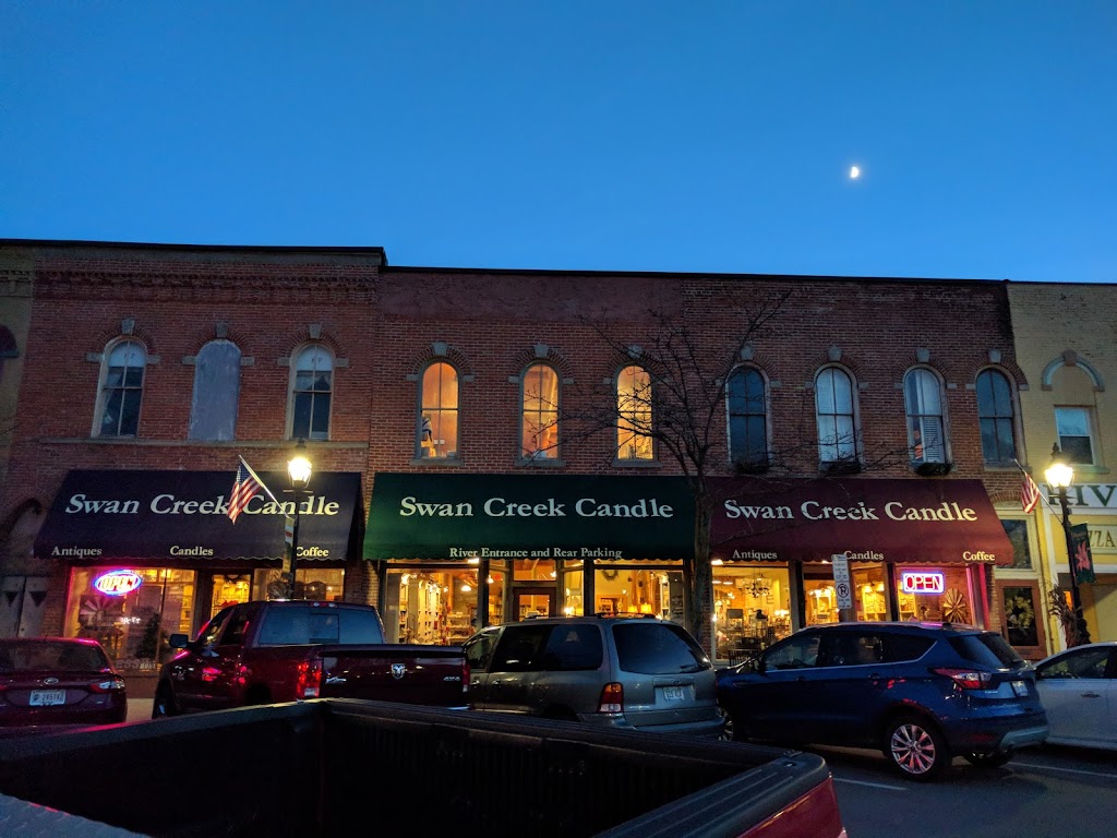 Swan Creek Candle Outlet | 129 Riley St, Dundee, MI 48131, USA | Phone: (734) 529-7174
