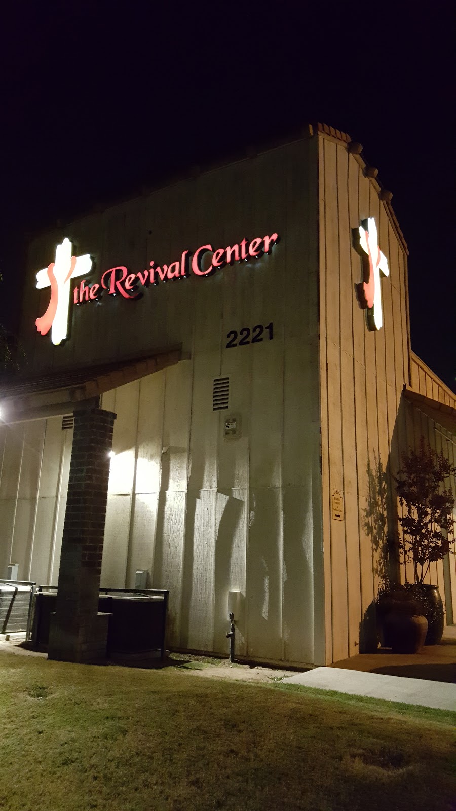 The Revival Center | 2221 Villa Ave, Clovis, CA 93612, USA | Phone: (559) 897-9575