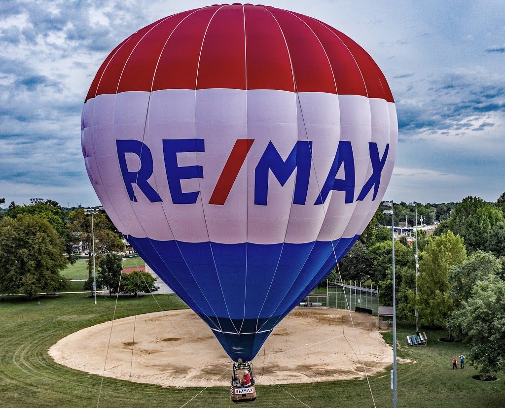 RE/MAX PREFERRED | 4 Emerald Terrace, Swansea, IL 62226, USA | Phone: (618) 236-2111