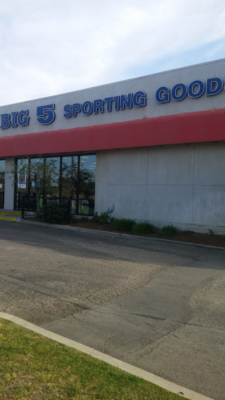 Big 5 Sporting Goods - Bakersfield | 3203 Mall View Rd, Bakersfield, CA 93306, USA | Phone: (661) 872-4947