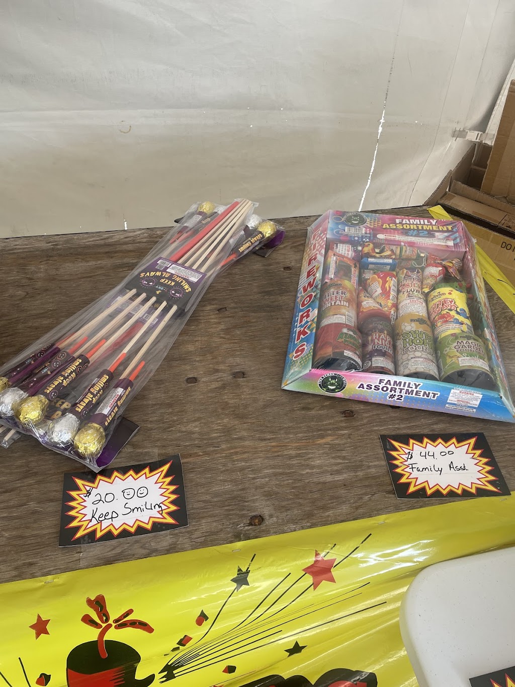 XL Fireworks | 257 Ladd Rd, Walled Lake, MI 48390, USA | Phone: (586) 524-9194