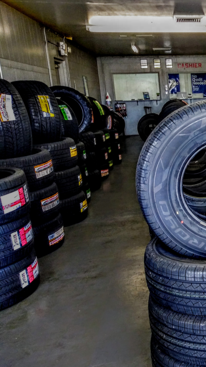 LV Tire Center | 2981 E Charleston Blvd, Las Vegas, NV 89104, USA | Phone: (702) 380-1100