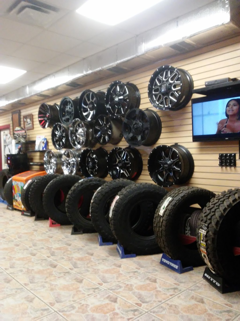 CD Tire & Muffler | 2214 TX-132 N, Natalia, TX 78059, USA | Phone: (830) 665-5862