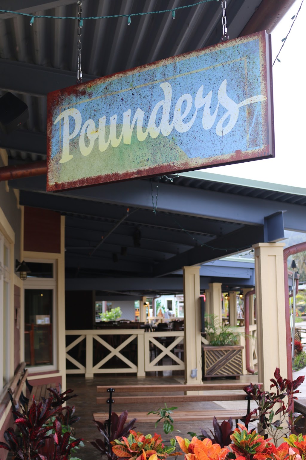 Pounders Restaurant | 55-370 Kamehameha Hwy, Laie, HI 96762, USA | Phone: (808) 293-3287