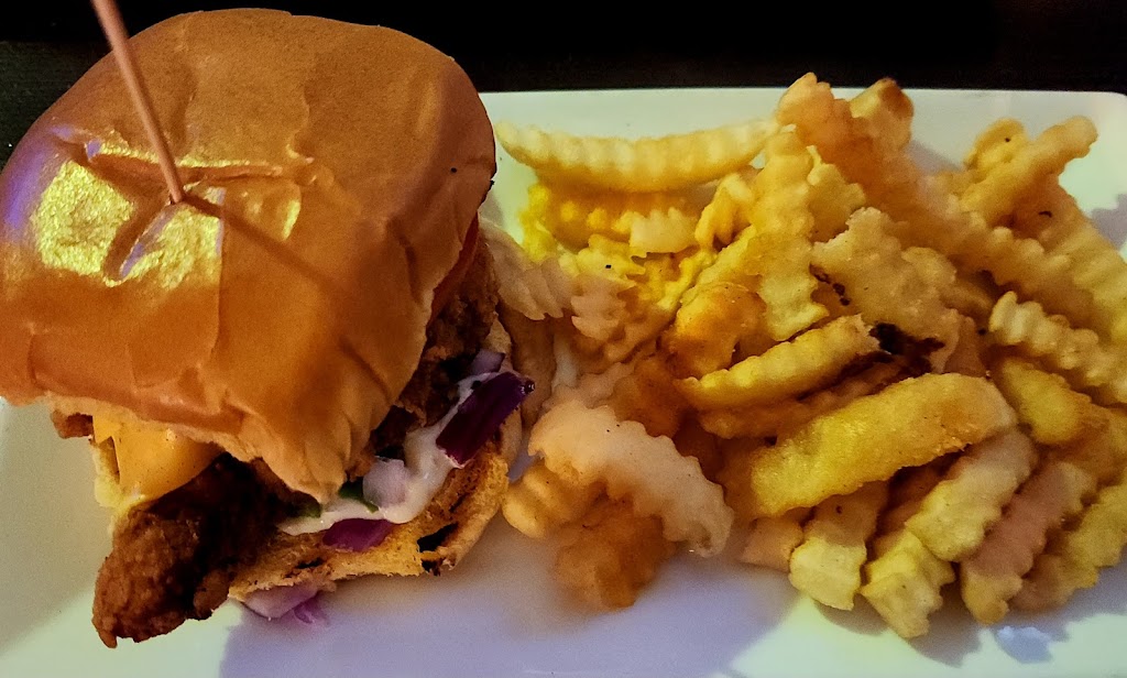 Grizzlys Bar & Grill | 1519 Oak St, Wyandotte, MI 48192, USA | Phone: (734) 708-4749