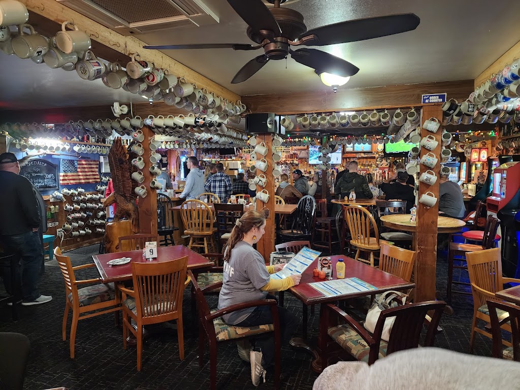 Bildas Friess Lake Pub | 4493 WI-167, Hubertus, WI 53033, USA | Phone: (262) 628-3454