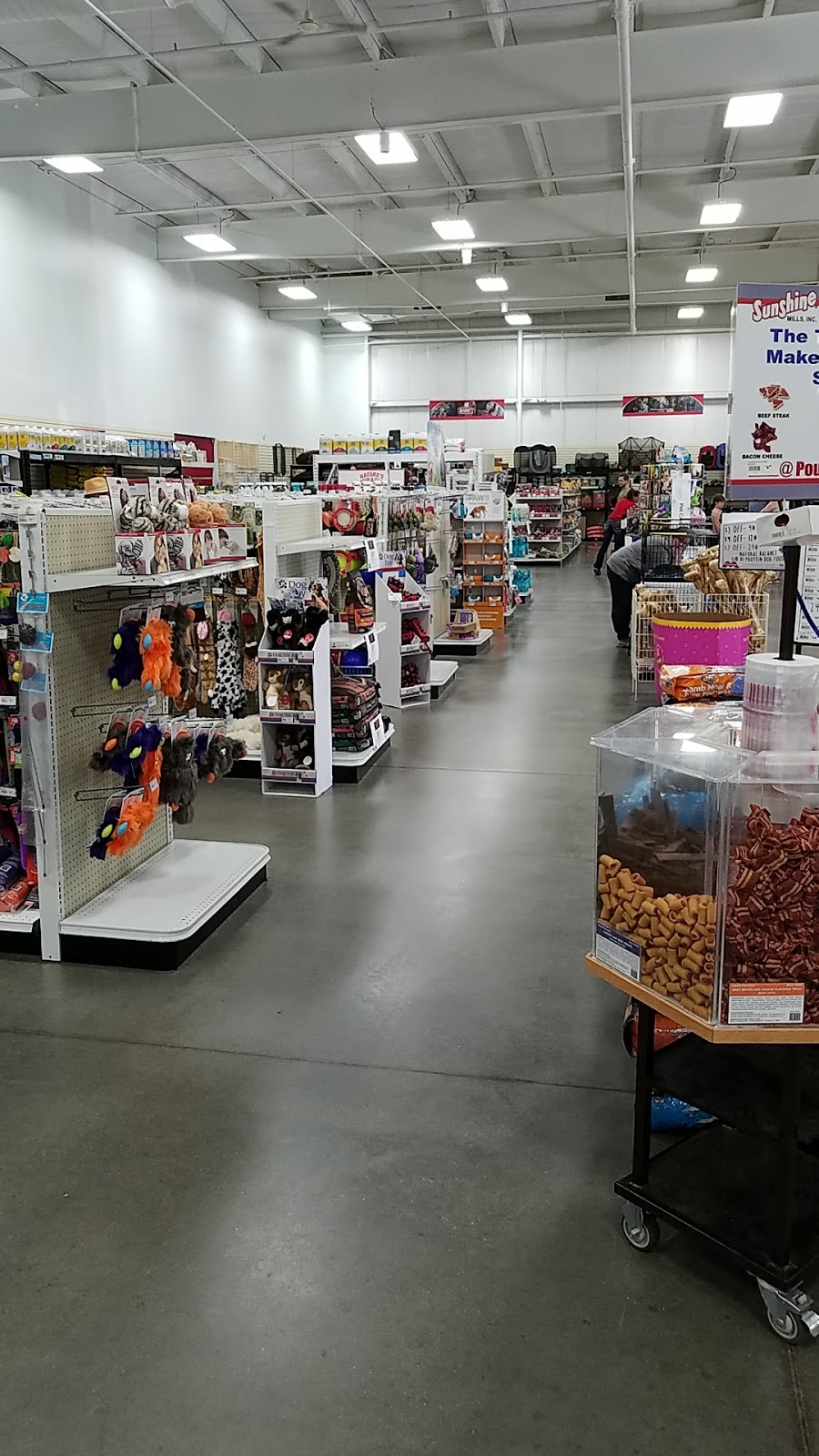 Mounds Pet Food Warehouse | 2422 Montana Ave, Sun Prairie, WI 53590, USA | Phone: (608) 825-9800