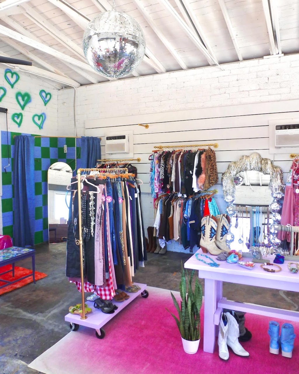 Dreamland Vintage | 49669 Senilis Ave, Morongo Valley, CA 92256, USA | Phone: (213) 447-7191