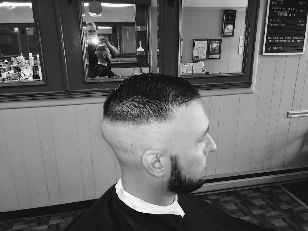 Berrys Barber Shop | 204 W Main St, Blanchester, OH 45107, USA | Phone: (937) 783-3326