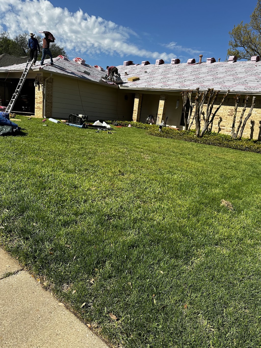 CGJ Roofing | 3425 Raider Dr, Hurst, TX 76053, USA | Phone: (817) 992-8899