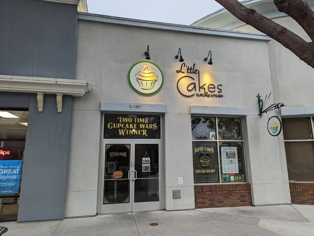 Little Cakes Cupcake Kitchen | 30 Main St #180, Vista, CA 92083, USA | Phone: (760) 842-5138