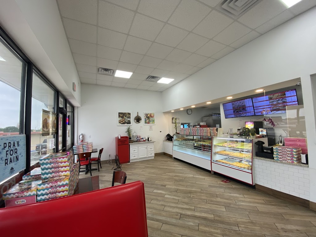 Donut Palace | 1102 US-90, Castroville, TX 78009, USA | Phone: (830) 538-5065