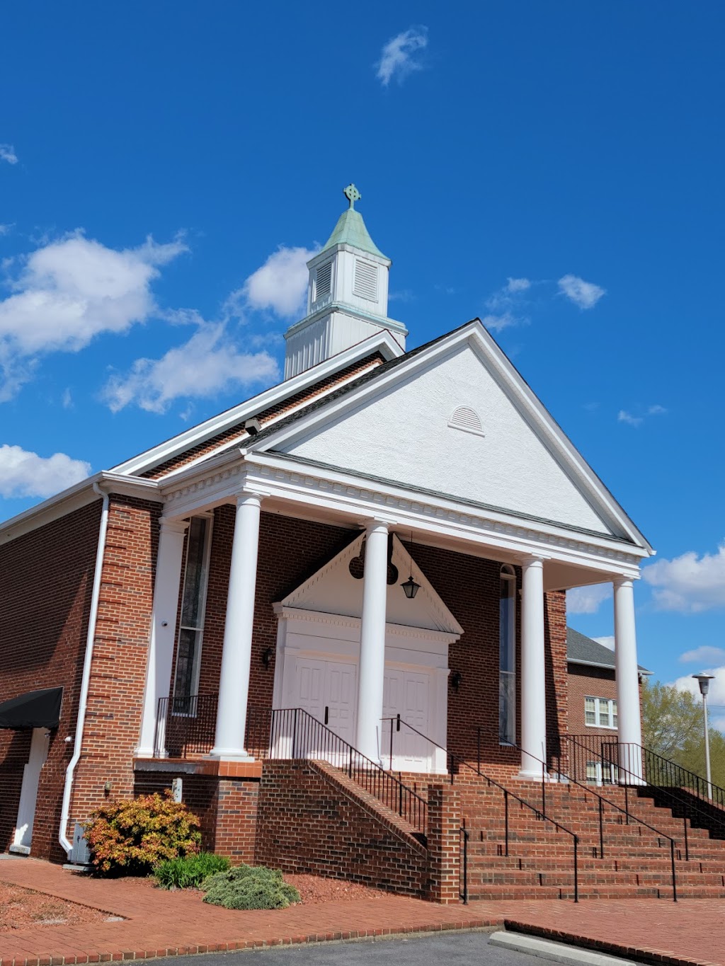 Chatham Heights Baptist Church | 1235 Chatham Heights Rd, Martinsville, VA 24112, USA | Phone: (276) 632-5843