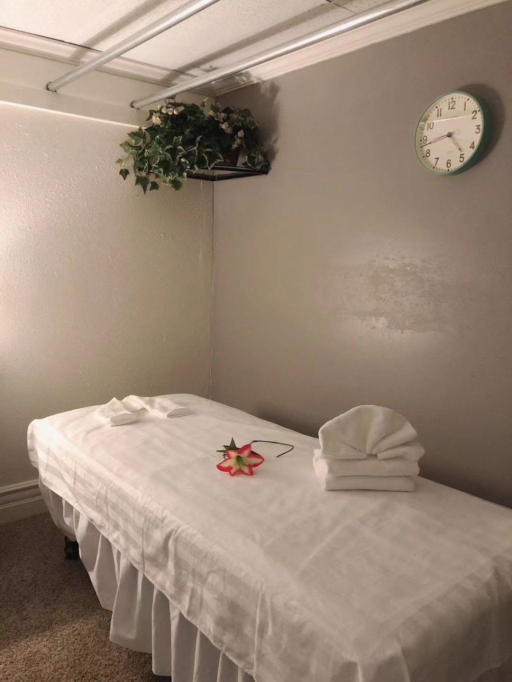 Fallbrook Massage # 1 | 1167 E Mission Rd, Fallbrook, CA 92028, USA | Phone: (760) 645-0010