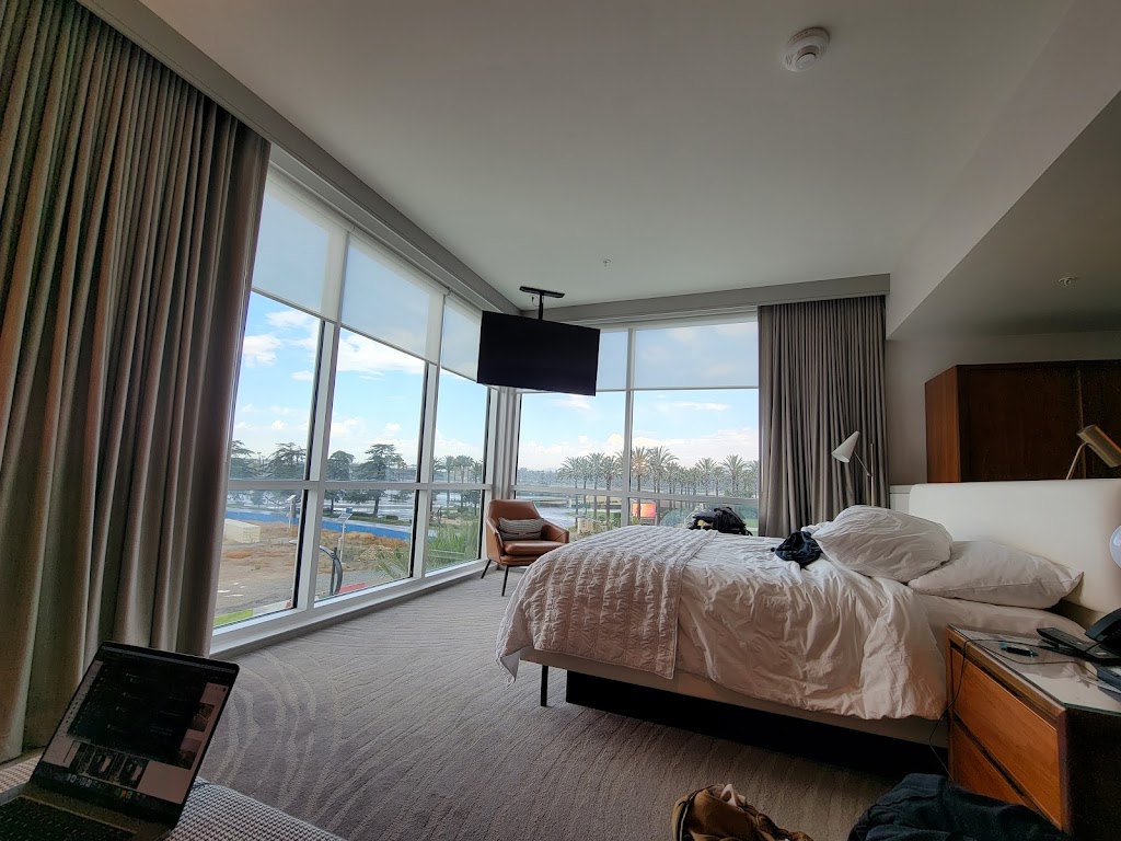 Lopez Cynthia DVM | 3650 N Buffalo Dr, Las Vegas, NV 89129, USA | Phone: (702) 395-1800