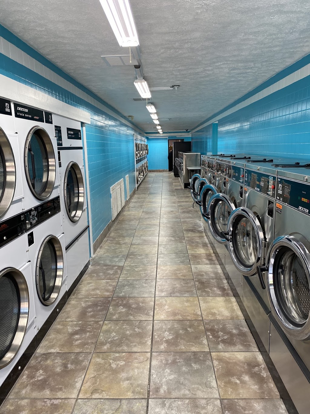 Central Laundromat | 2508 Central Ave, Anderson, IN 46016, USA | Phone: (765) 356-4442