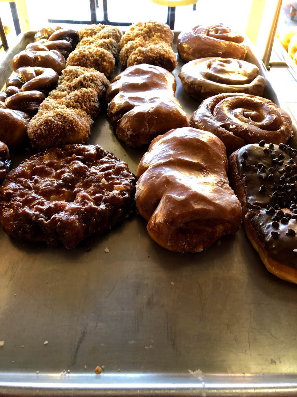 Royal Donuts | 1880 W Carson St Suite E, Torrance, CA 90501, USA | Phone: (310) 320-4564