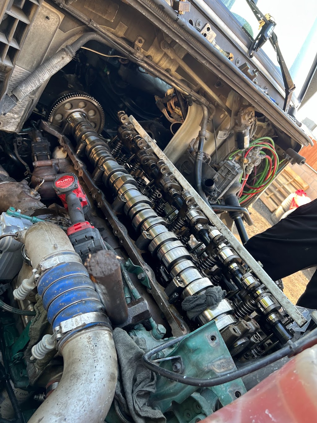 Best bro’s diesel truck repair | 10427 Hemlock Ave, Fontana, CA 92337, USA | Phone: (909) 743-2378