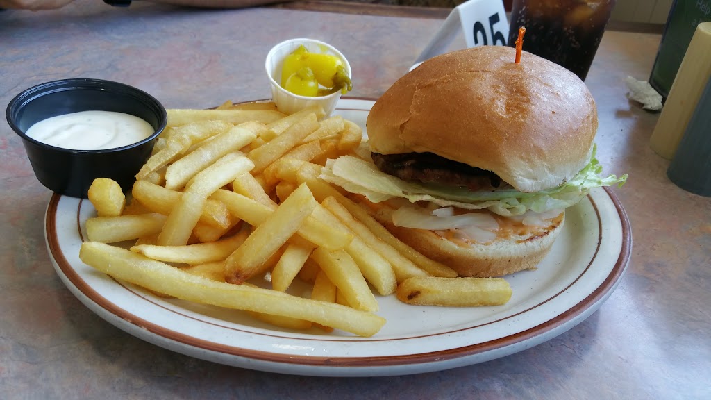 Toms Famous Burgers 12 | 282 E Mission Blvd, Pomona, CA 91766, USA | Phone: (909) 622-1107