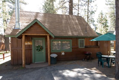 Golden Bear Cottages | 39367 Big Bear Blvd, Big Bear Lake, CA 92315, USA | Phone: (909) 866-2010