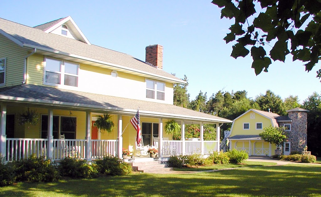 McKenzie House Bed & Breakfast | 52215 IN-13, Middlebury, IN 46540, USA | Phone: (574) 825-9787