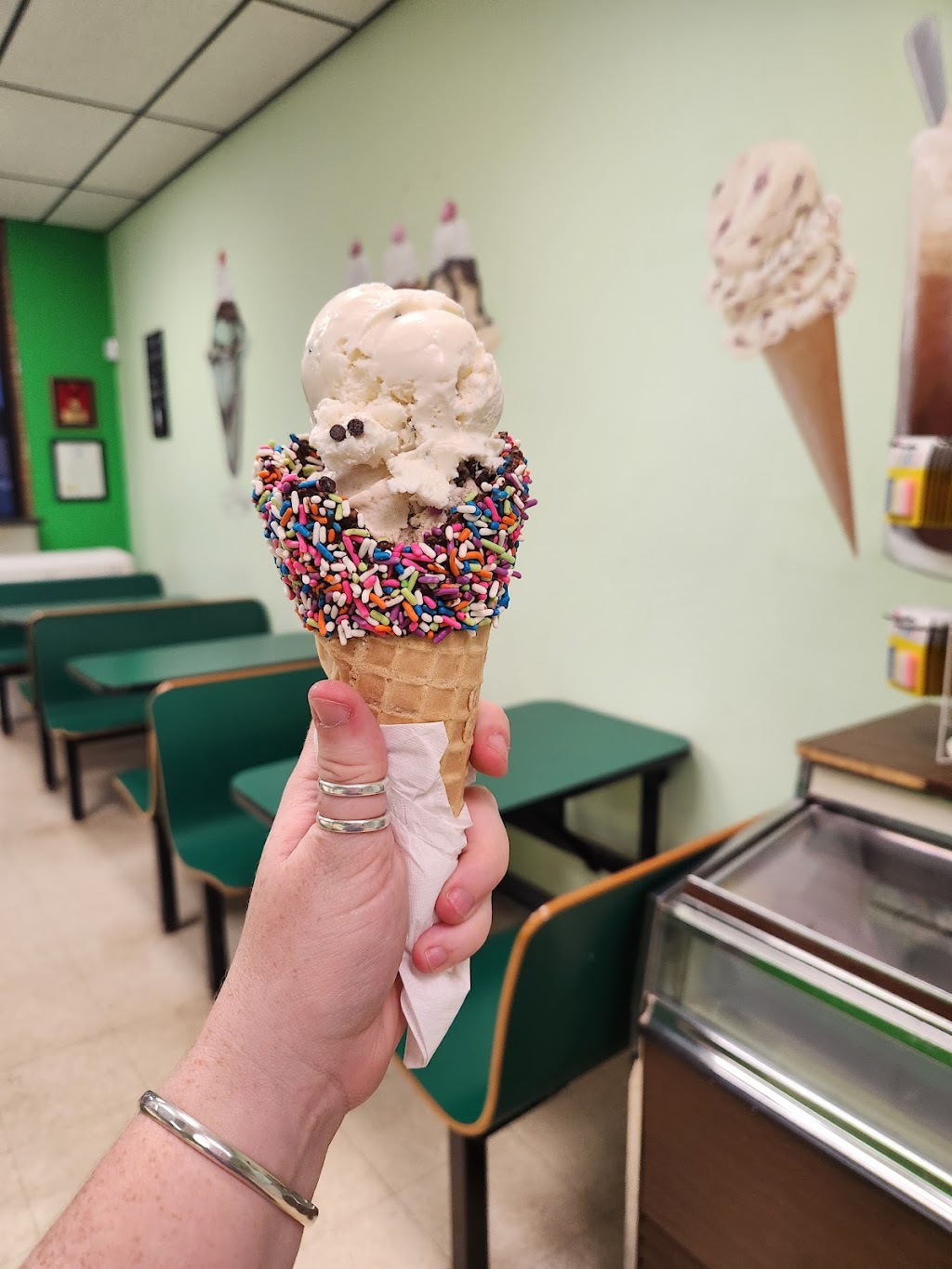 Farleys Ice Cream | 740 Brewers Bridge Rd, Jackson Township, NJ 08527, USA | Phone: (848) 222-4332