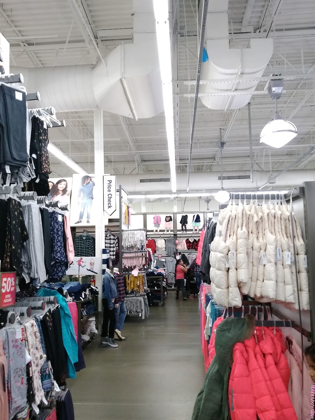 Old Navy | 950 Renz Ln Suite 60, Gilroy, CA 95020, USA | Phone: (408) 846-6123