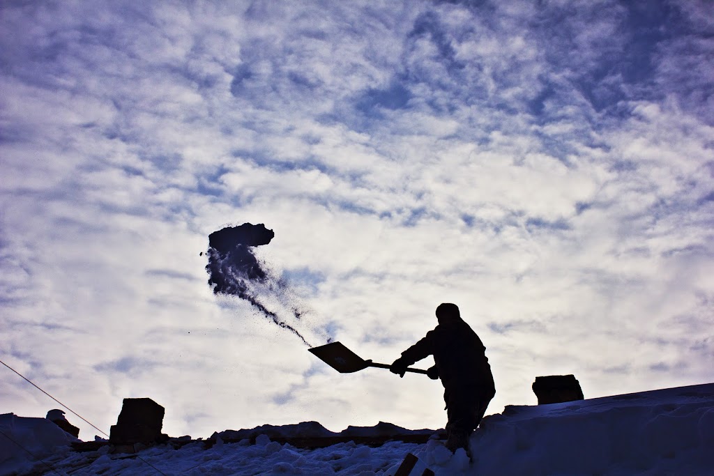 Dambreakers Ice Dam Removal | 6996 Wyndham Way, Woodbury, MN 55125, USA | Phone: (651) 300-2236