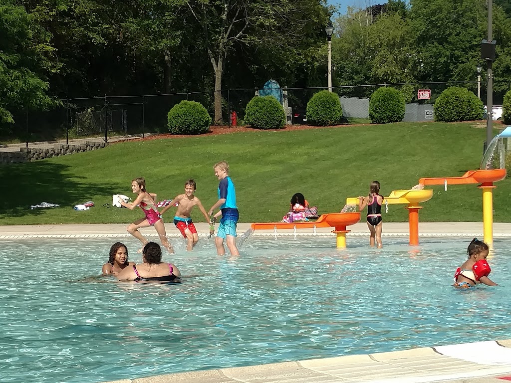 Pirates’ Hollow Community Waterpark | 201 N Webster St, Port Washington, WI 53074, USA | Phone: (262) 284-7679