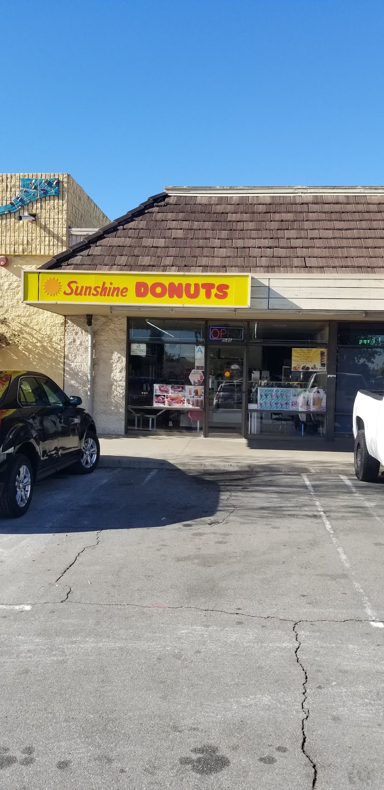 Sunshine Donut | 1545 S Garey Ave, Pomona, CA 91766, USA | Phone: (909) 623-8329