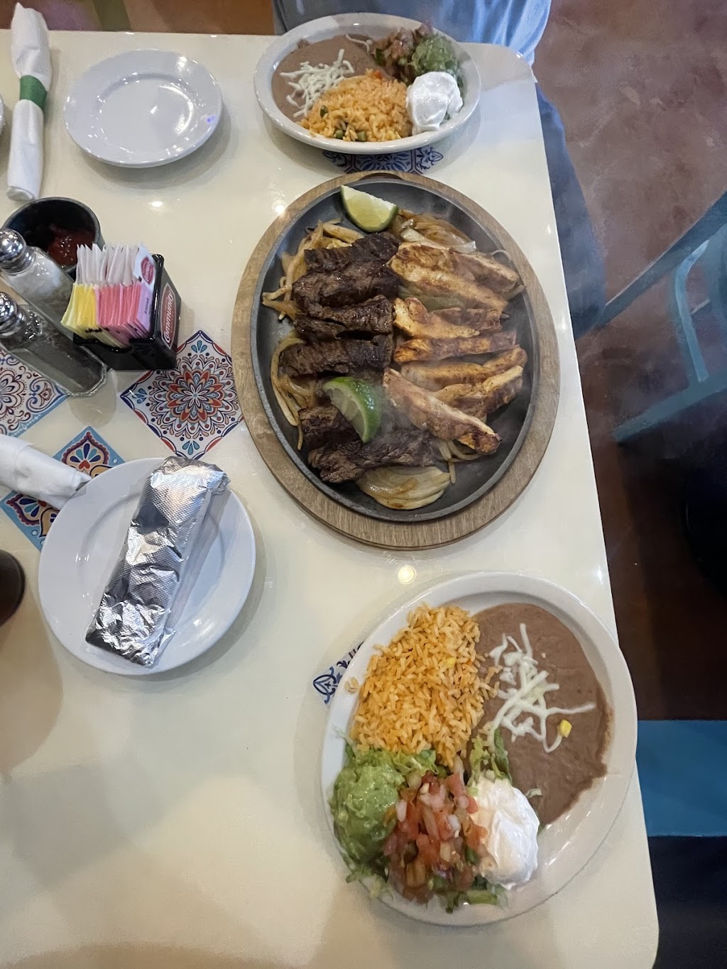 Maria Mezcal Grill and Cantina | 28293 S Frost Rd, Livingston, LA 70754, USA | Phone: (225) 423-9013