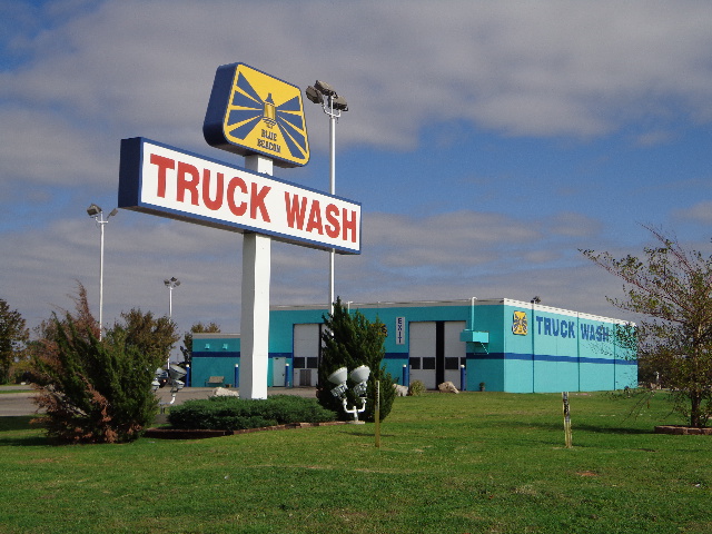 Blue Beacon Truck Wash of OKC West, OK | Exit 140, 300 S Morgan Rd I-40, Oklahoma City, OK 73128, USA | Phone: (405) 491-6224