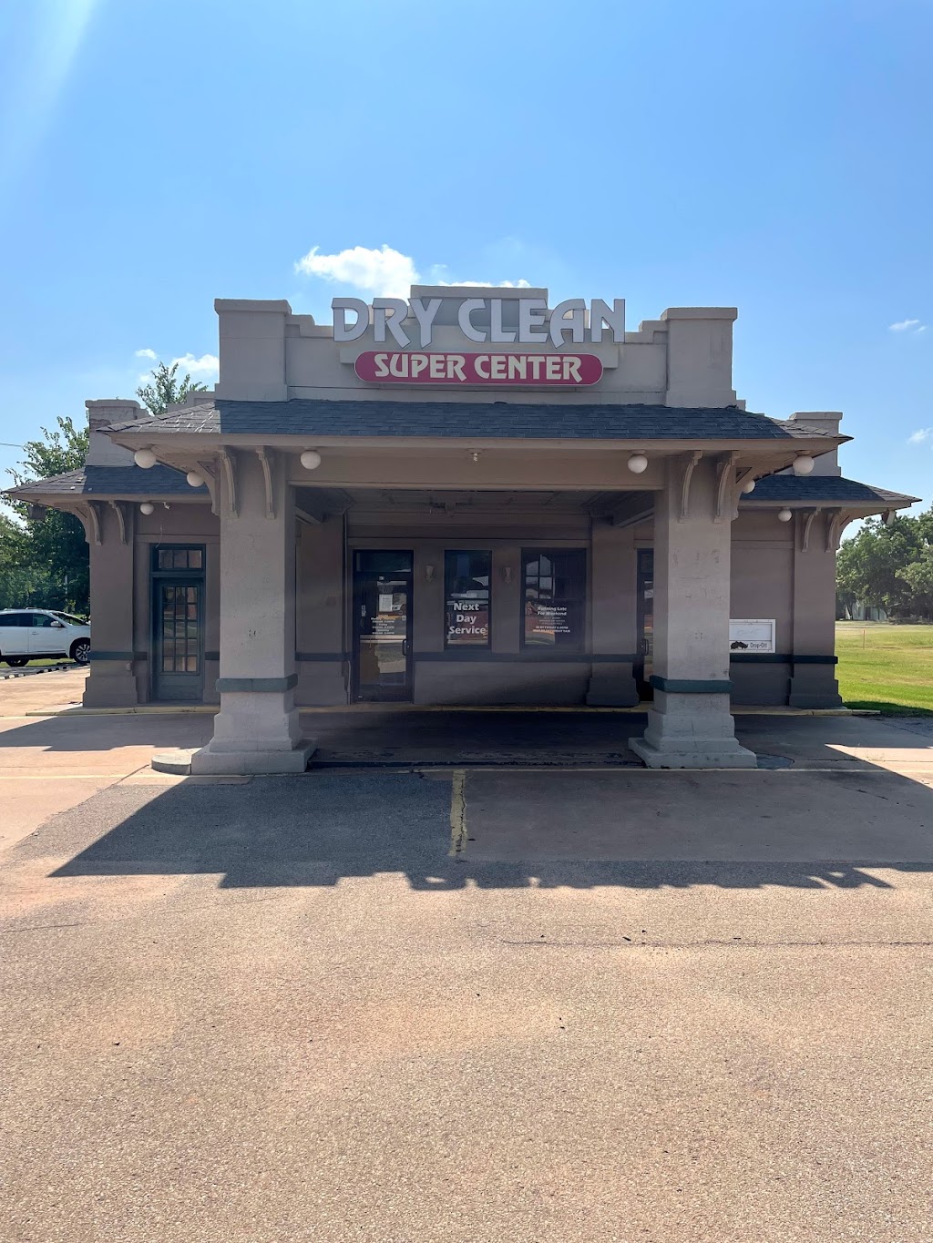 Dry Clean Super Center | 617 S Division St, Guthrie, OK 73044, USA | Phone: (405) 282-2201