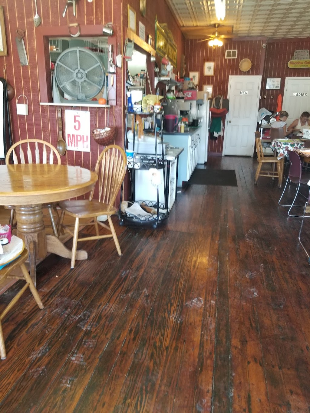 Tingles Restaurant | 513 Main St, Ghent, KY 41045, USA | Phone: (502) 466-4006