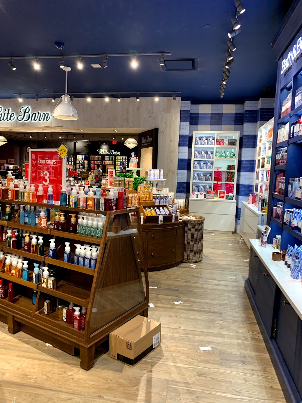 Bath & Body Works | 4975 International Dr, Orlando, FL 32819, USA | Phone: (407) 351-1822