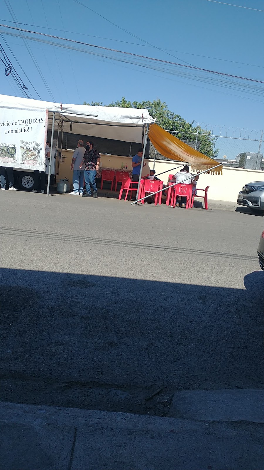 Tacos de birria El Cholo Paisa | Oración 602, Hipodromo Dos, 22195 Tijuana, B.C., Mexico | Phone: 664 292 1690