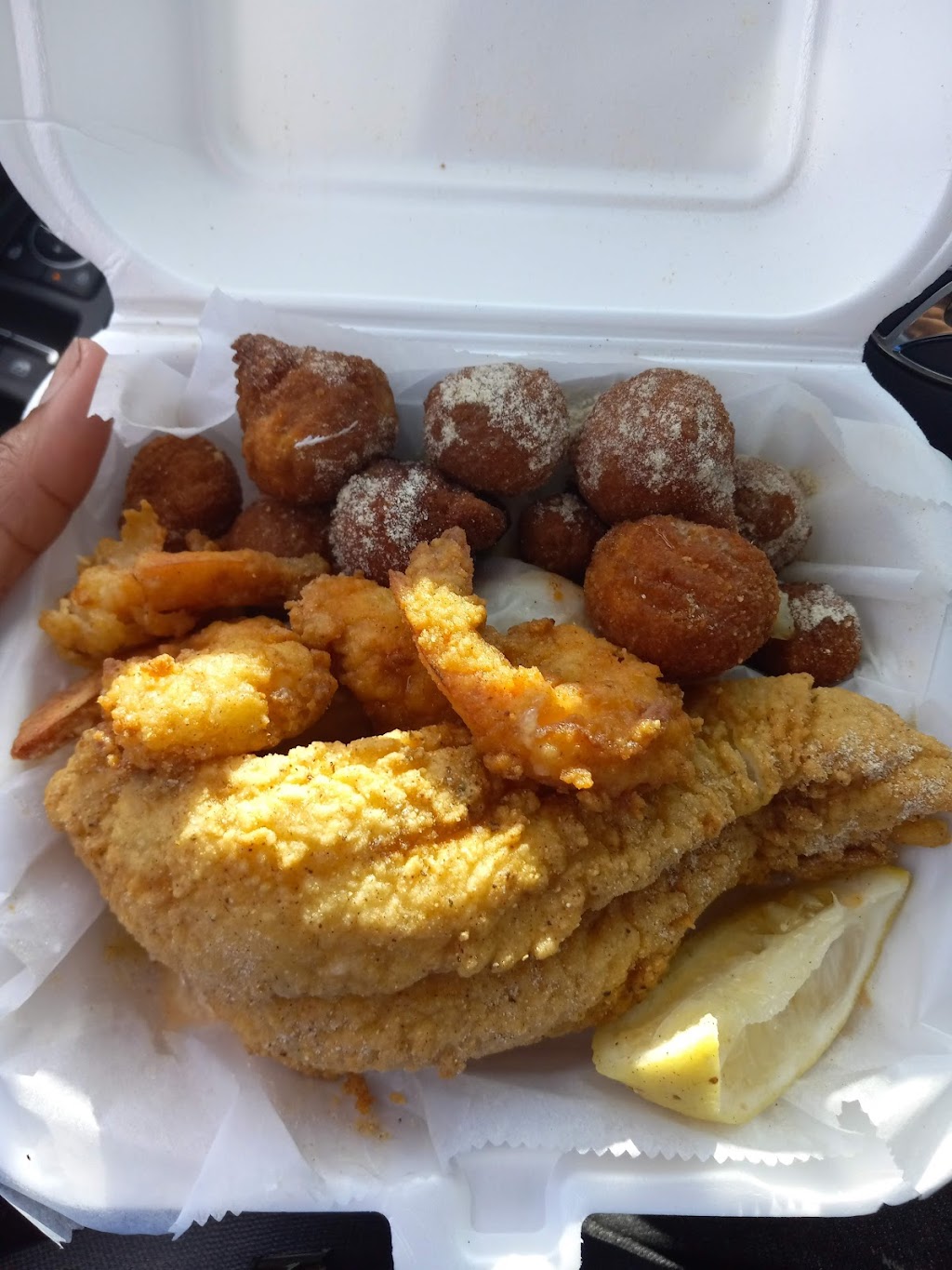 Snappers Fish & Chicken | 2750 W Sunrise Blvd, Fort Lauderdale, FL 33311, USA | Phone: (954) 581-8336