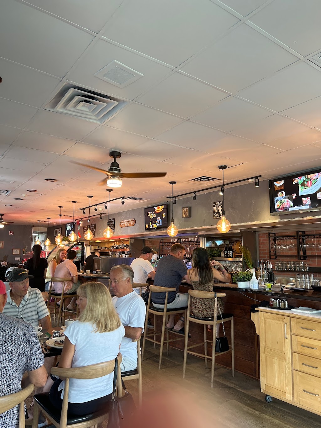 Sunnyside | 4900 N Tamiami Trail, Sarasota, FL 34234, USA | Phone: (941) 359-9500