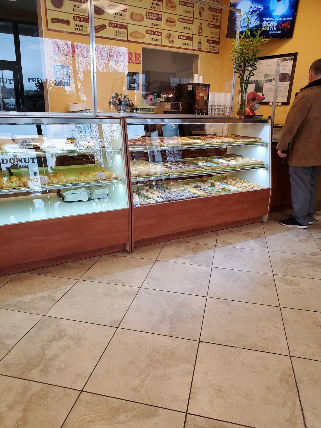 Donut Empire | 1033 E Howard Ln D, Austin, TX 78753, USA | Phone: (512) 252-7113