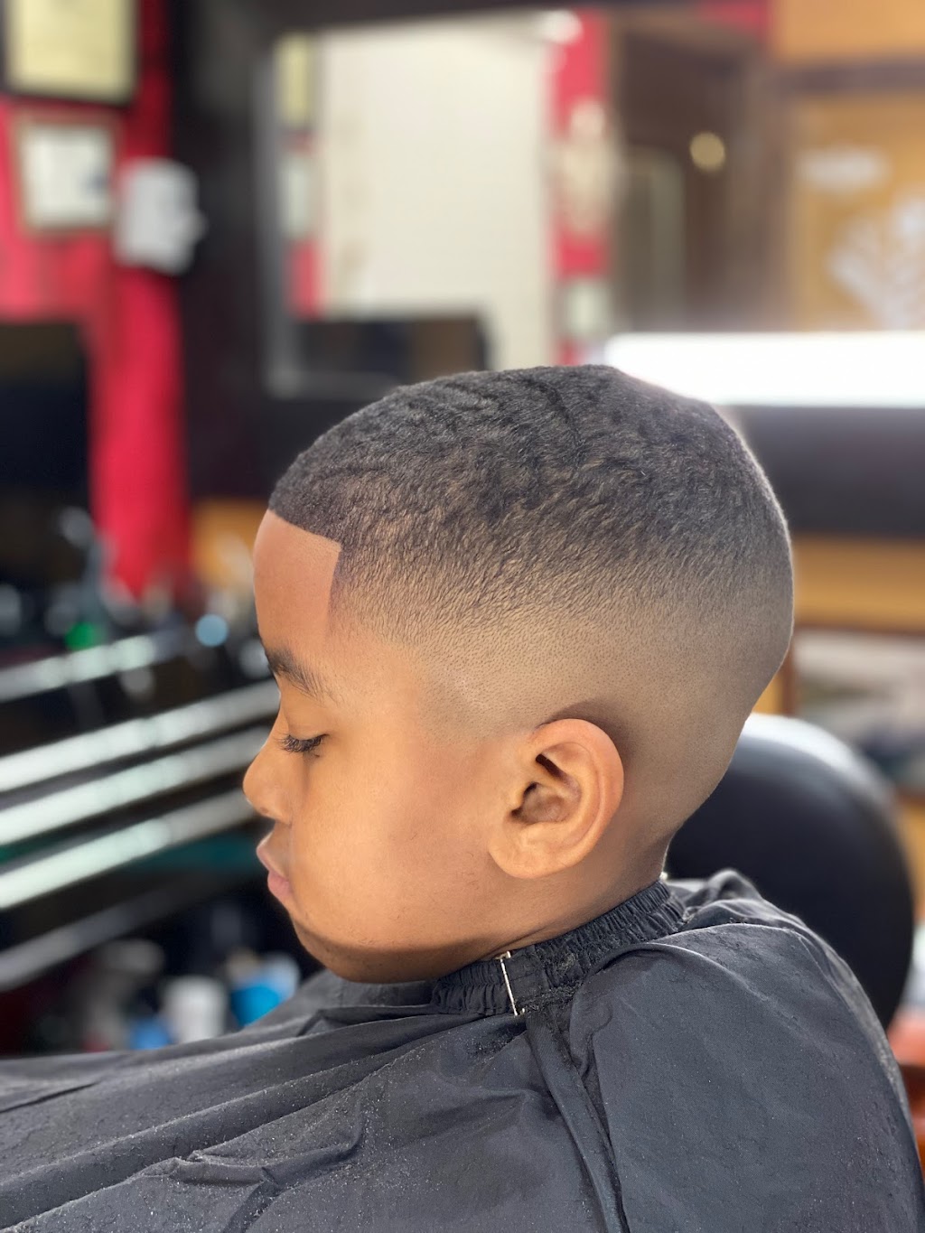 Geno Cuts of Prolific Cuts & Art Studio | 2109 Summer Lee Dr #103, Rockwall, TX 75032, USA | Phone: (972) 265-9381