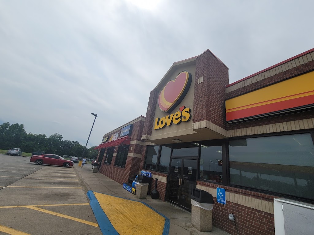 Loves Travel Stop | 1090 Cedar Grove Rd, Shepherdsville, KY 40165, USA | Phone: (502) 543-7000