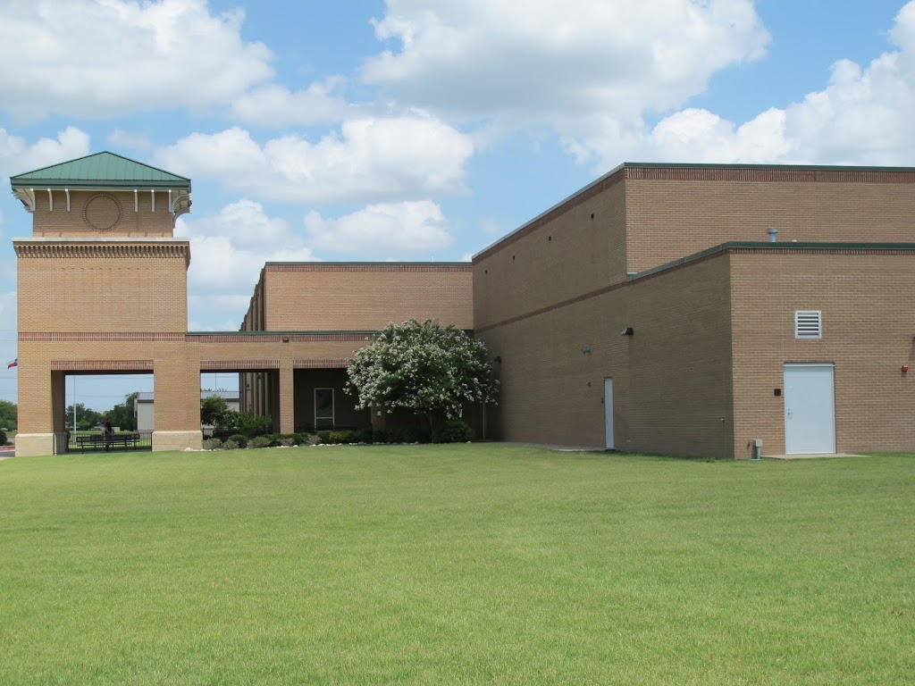 Della Icenhower Intermediate School | 8100 Webb Ferrell Rd, Arlington, TX 76002, USA | Phone: (817) 299-2700