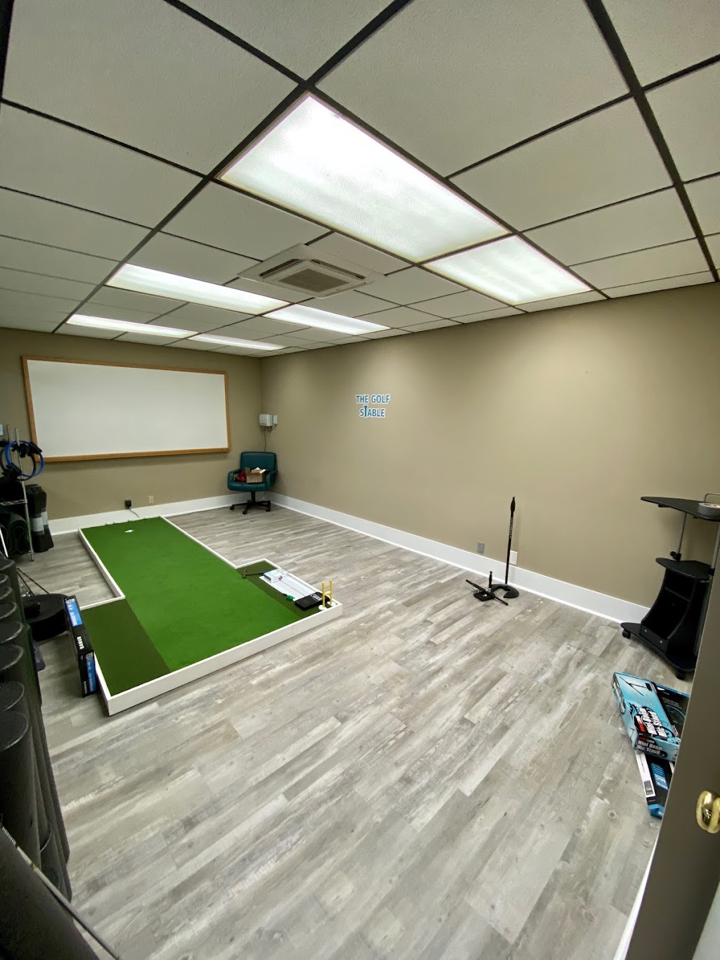 The Golf Stable | 4200 W 83rd St, Prairie Village, KS 66208, USA | Phone: (913) 269-1300