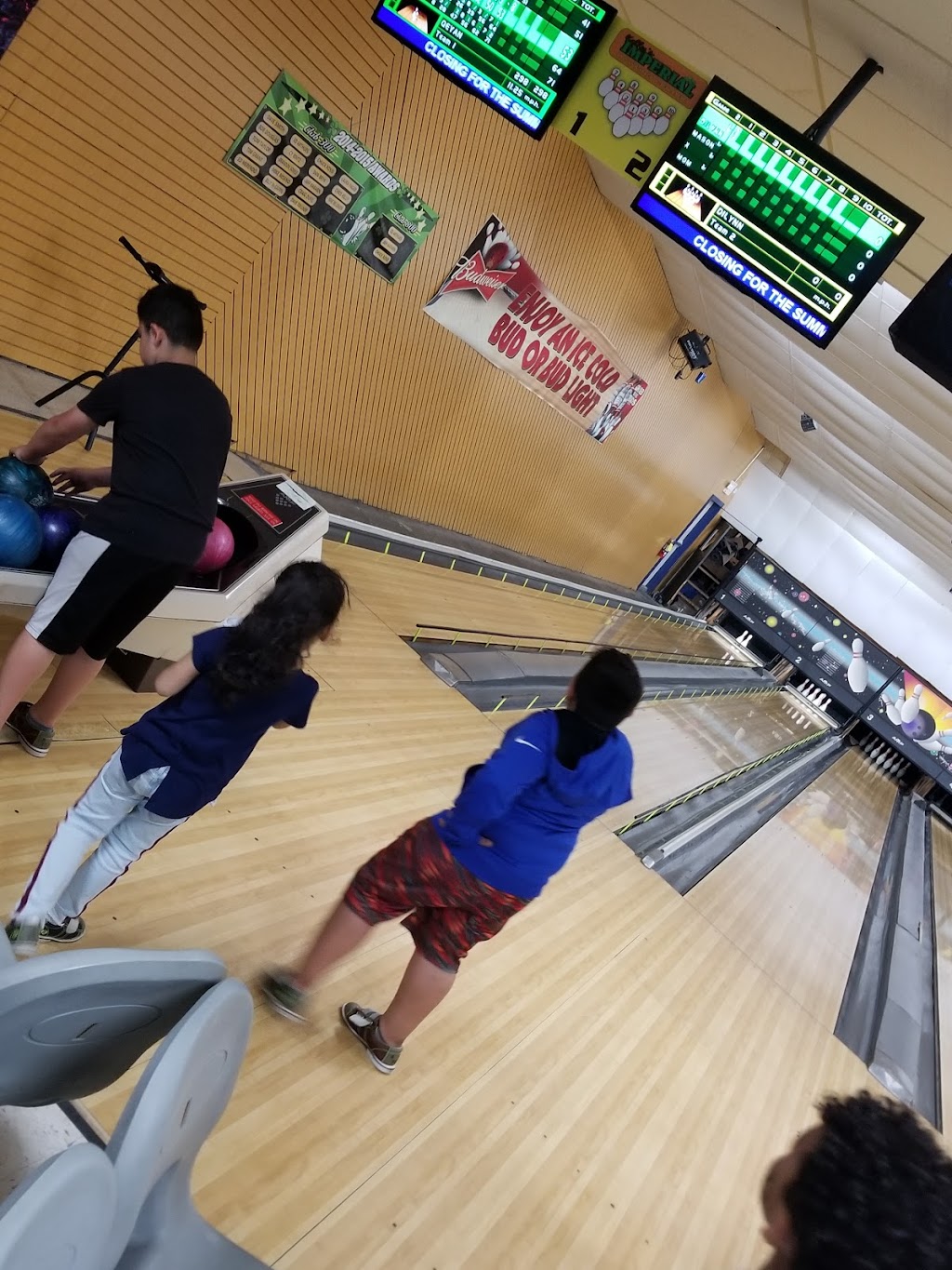 Kellys Imperial Lanes | 249 Wallins Corners Rd, Amsterdam, NY 12010, USA | Phone: (518) 842-6490