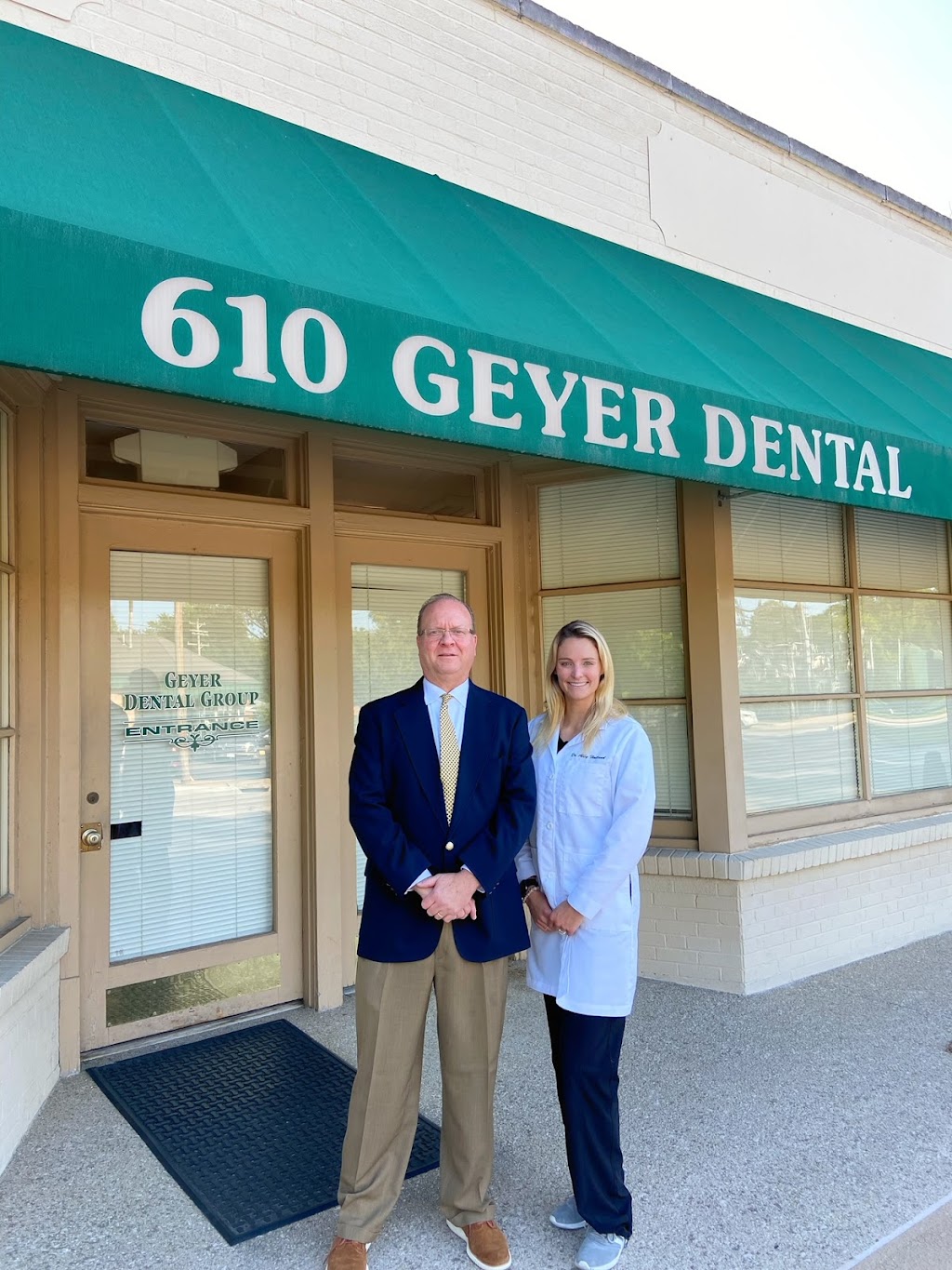 Geyer Dental Group | 610 N Geyer Rd, Kirkwood, MO 63122, USA | Phone: (314) 965-4064