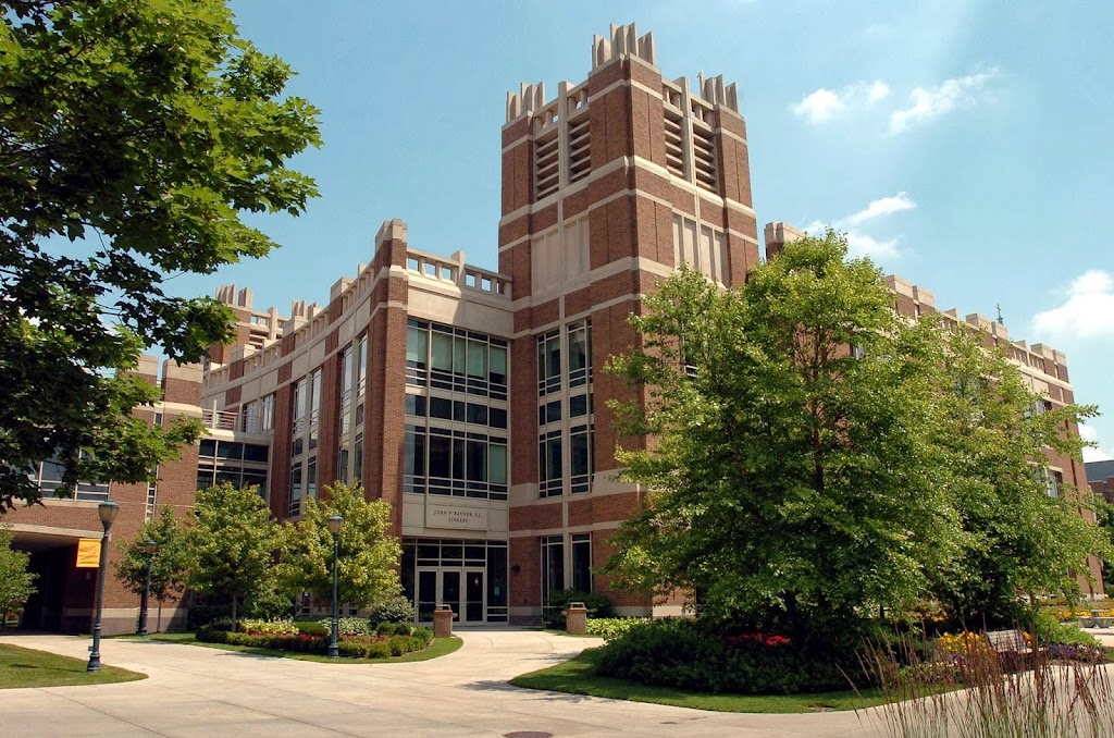 Marquette University | 1250 W Wisconsin Ave, Milwaukee, WI 53233, USA | Phone: (800) 222-6544