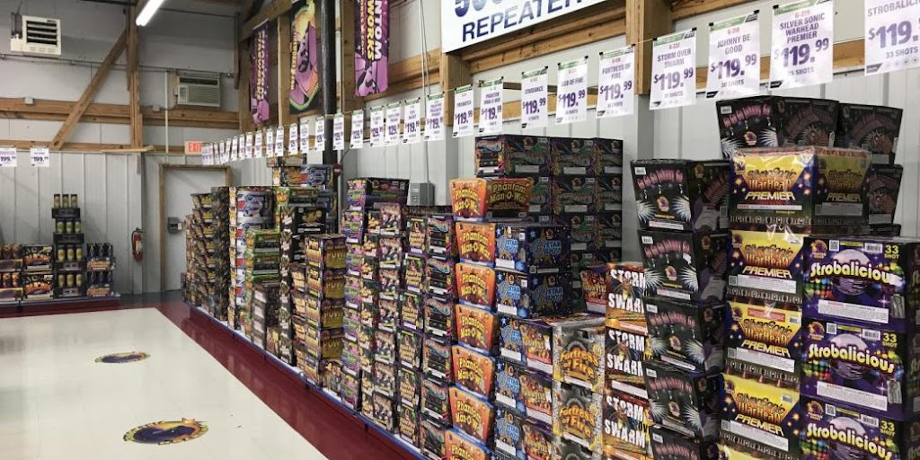 Phantom Fireworks of Allenton | 6711 County Rd W, Allenton, WI 53002, USA | Phone: (262) 629-1947