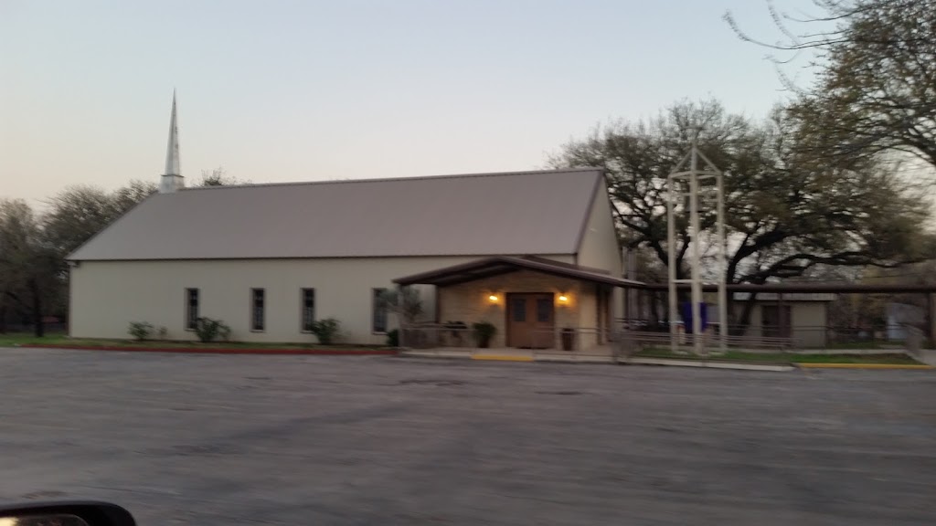 Divine Saviour Lutheran Church | 405 Ingram Rd, Devine, TX 78016, USA | Phone: (830) 663-3735